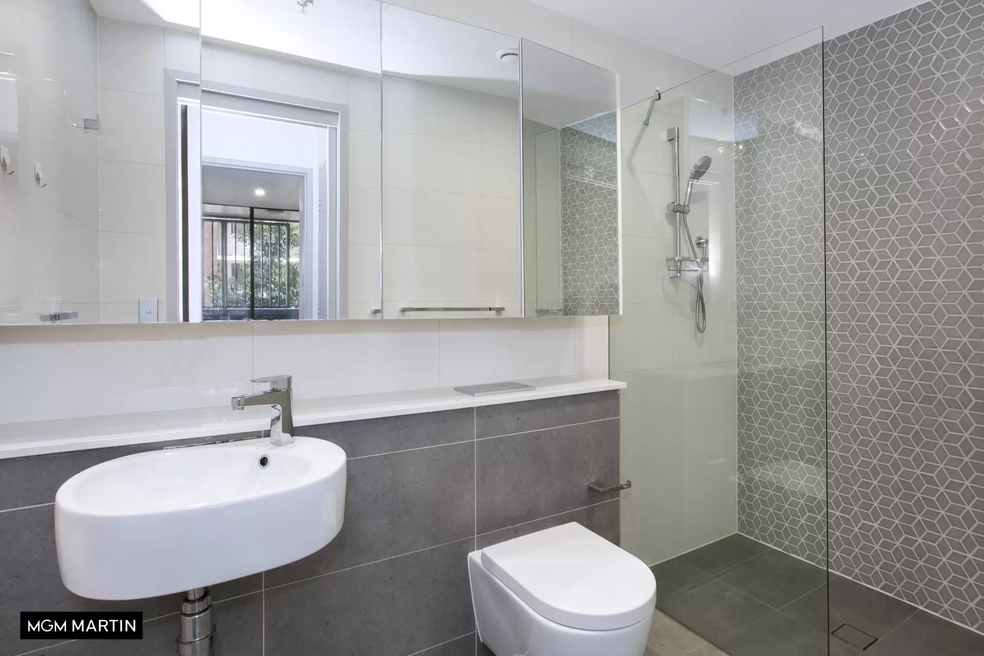 122/8 Galloway Street, Mascot Leased by MGM Martin - image 1