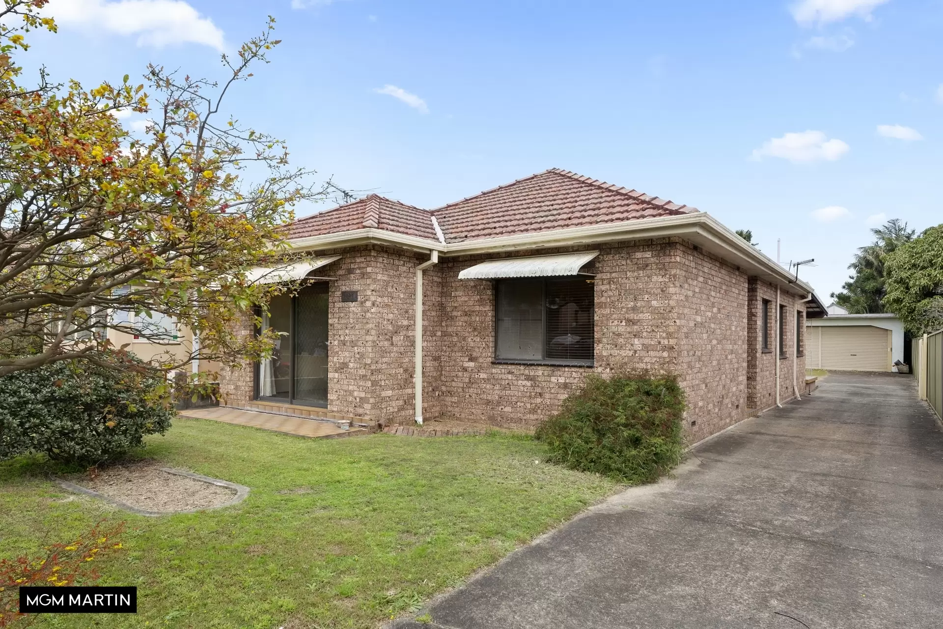 121 Harcourt Parade, Rosebery Sold by MGM Martin - image 1