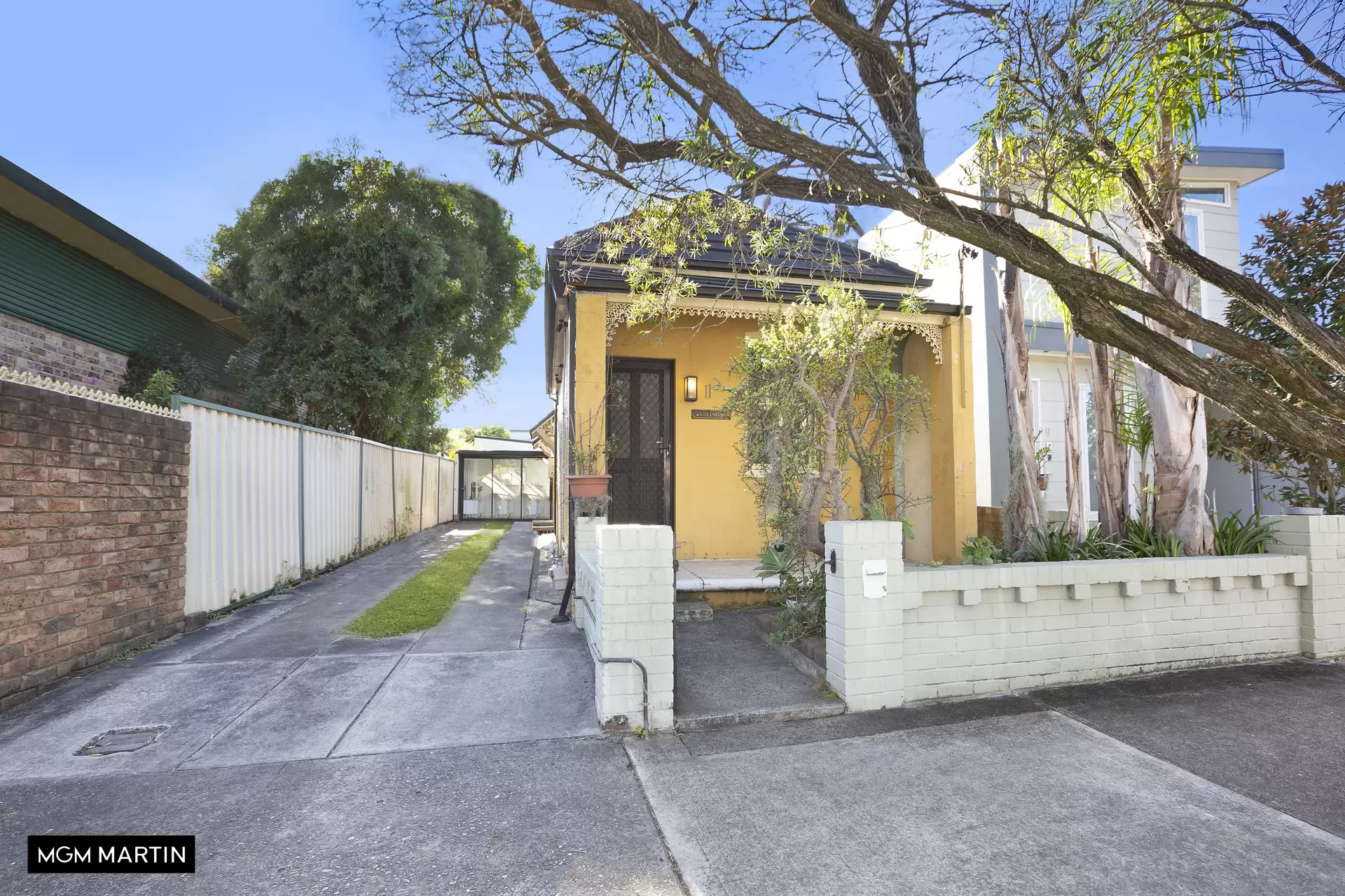 11 Hawthorne Street, Leichhardt Sold by MGM Martin - image 1