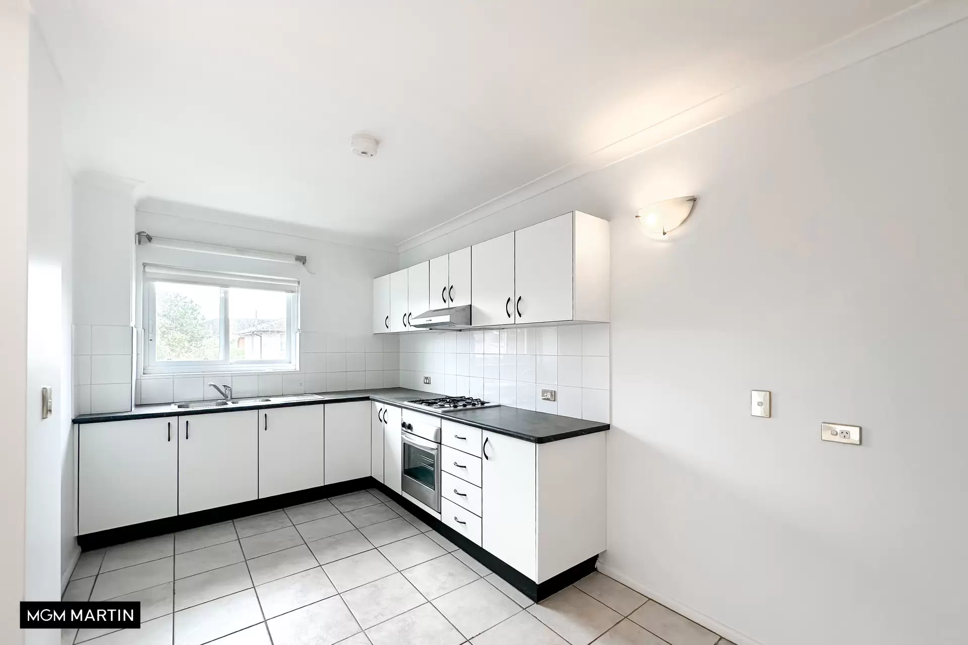 12/6 Barber Avenue, Eastlakes For Lease by MGM Martin - image 1