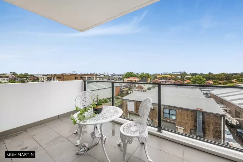 410/3 Madden Close, Botany For Lease by MGM Martin - image 1