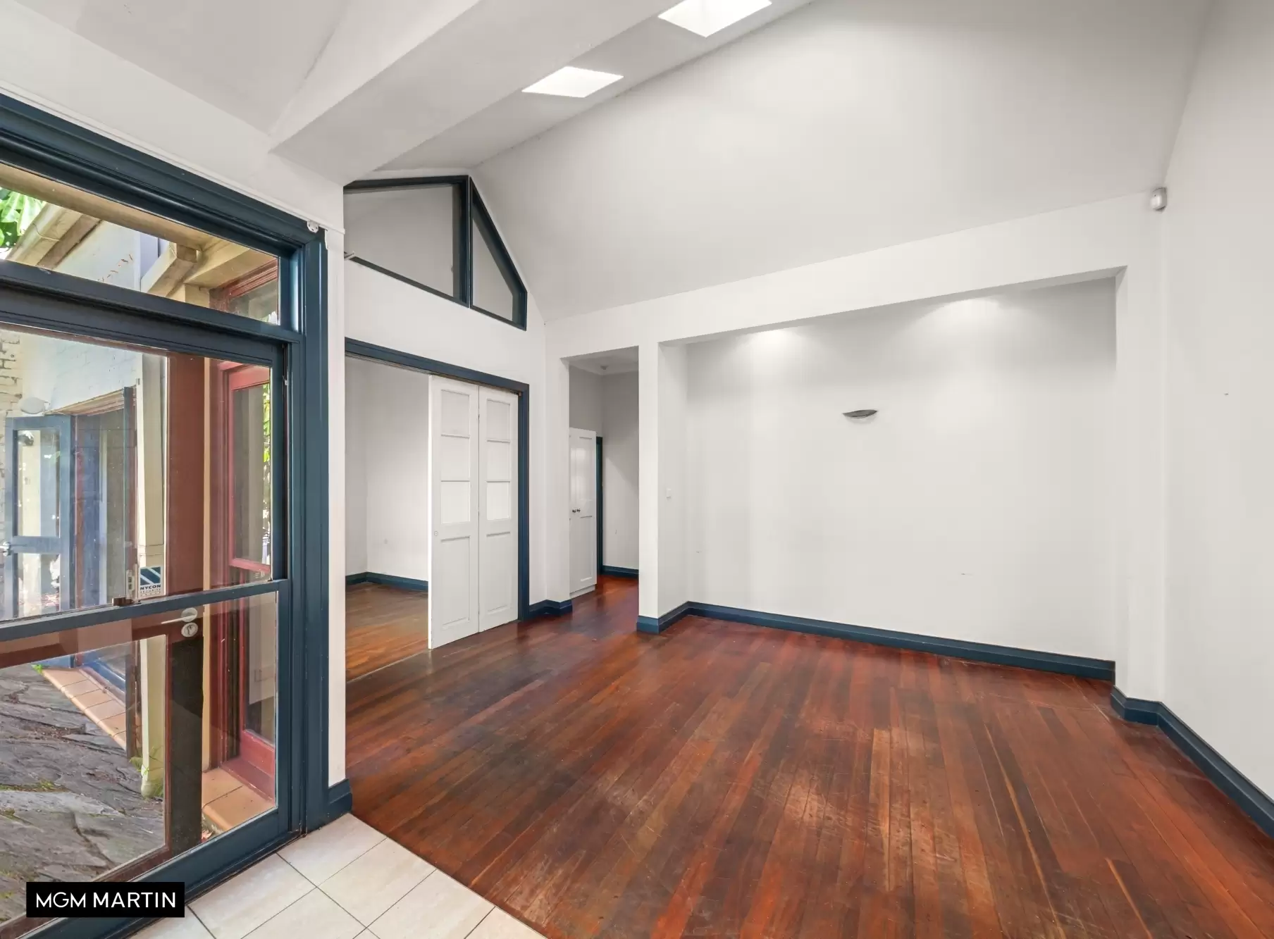 5 Bathurst Street, Woollahra Auction by MGM Martin - image 1