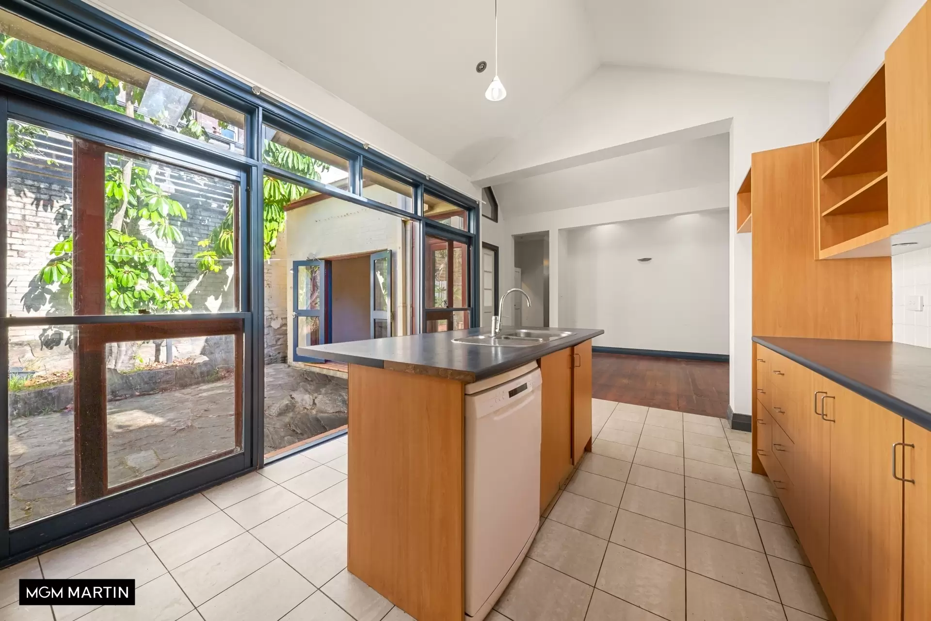 5 Bathurst Street, Woollahra Auction by MGM Martin - image 1