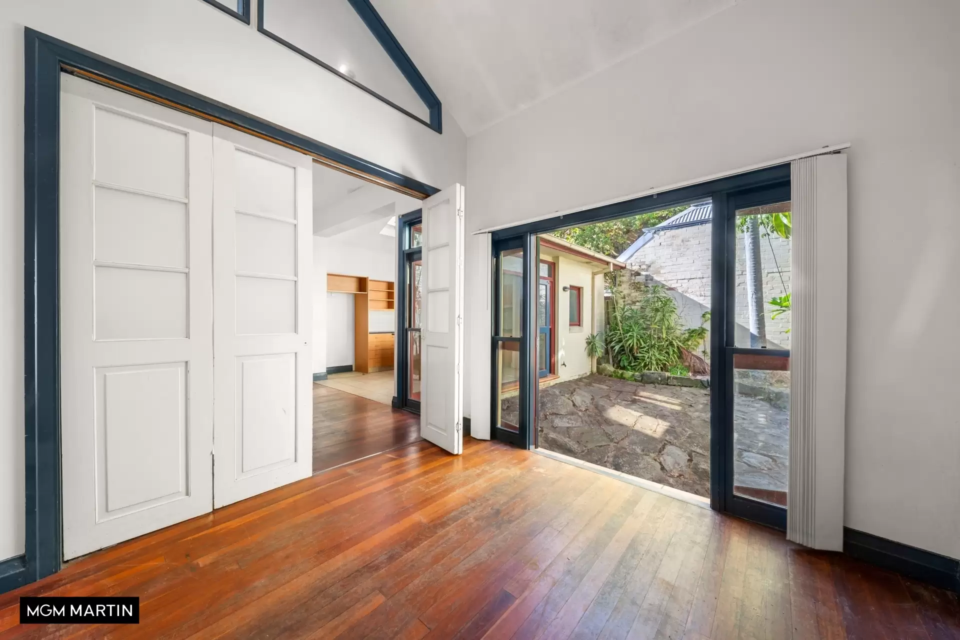 5 Bathurst Street, Woollahra Auction by MGM Martin - image 1