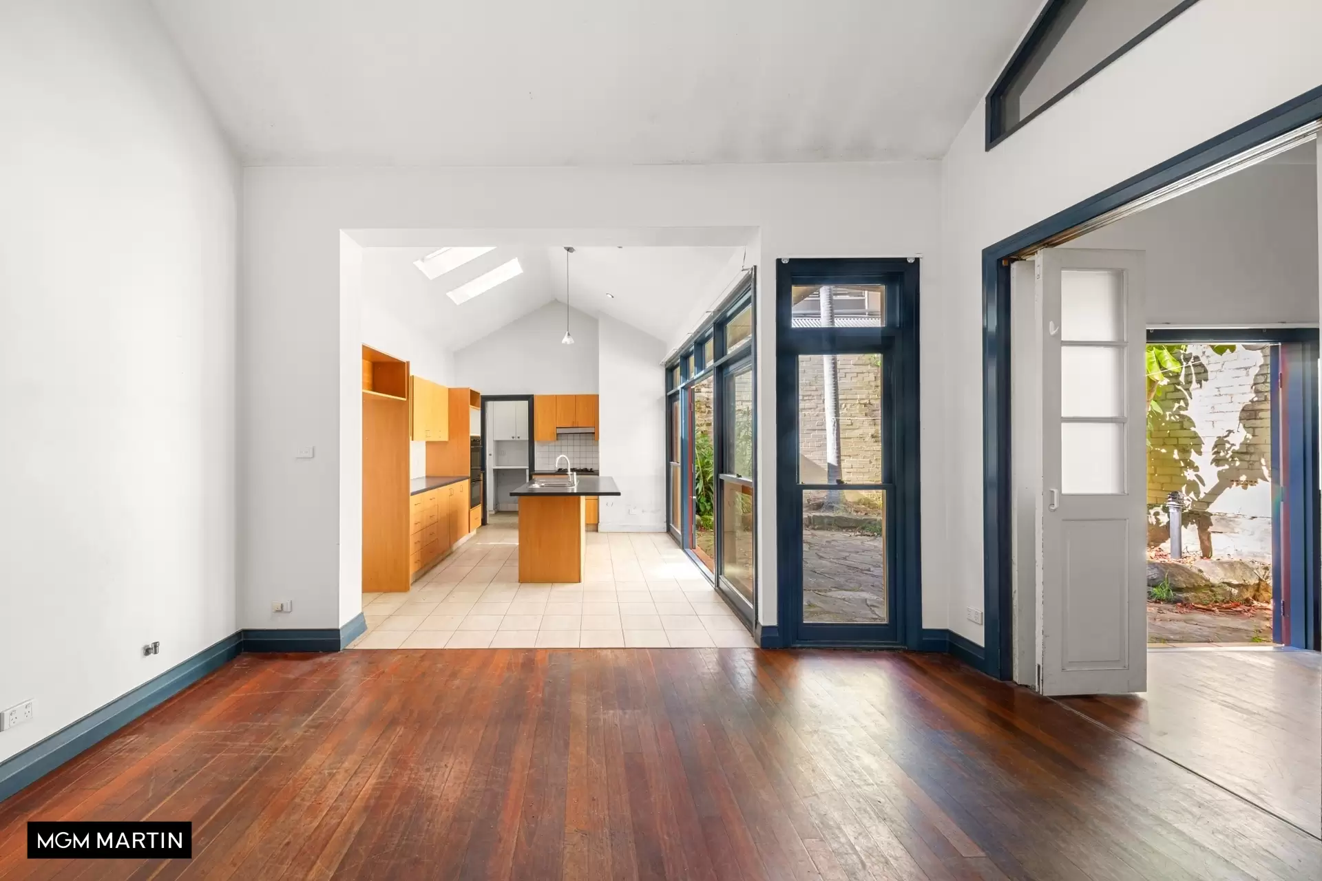 5 Bathurst Street, Woollahra Auction by MGM Martin - image 1