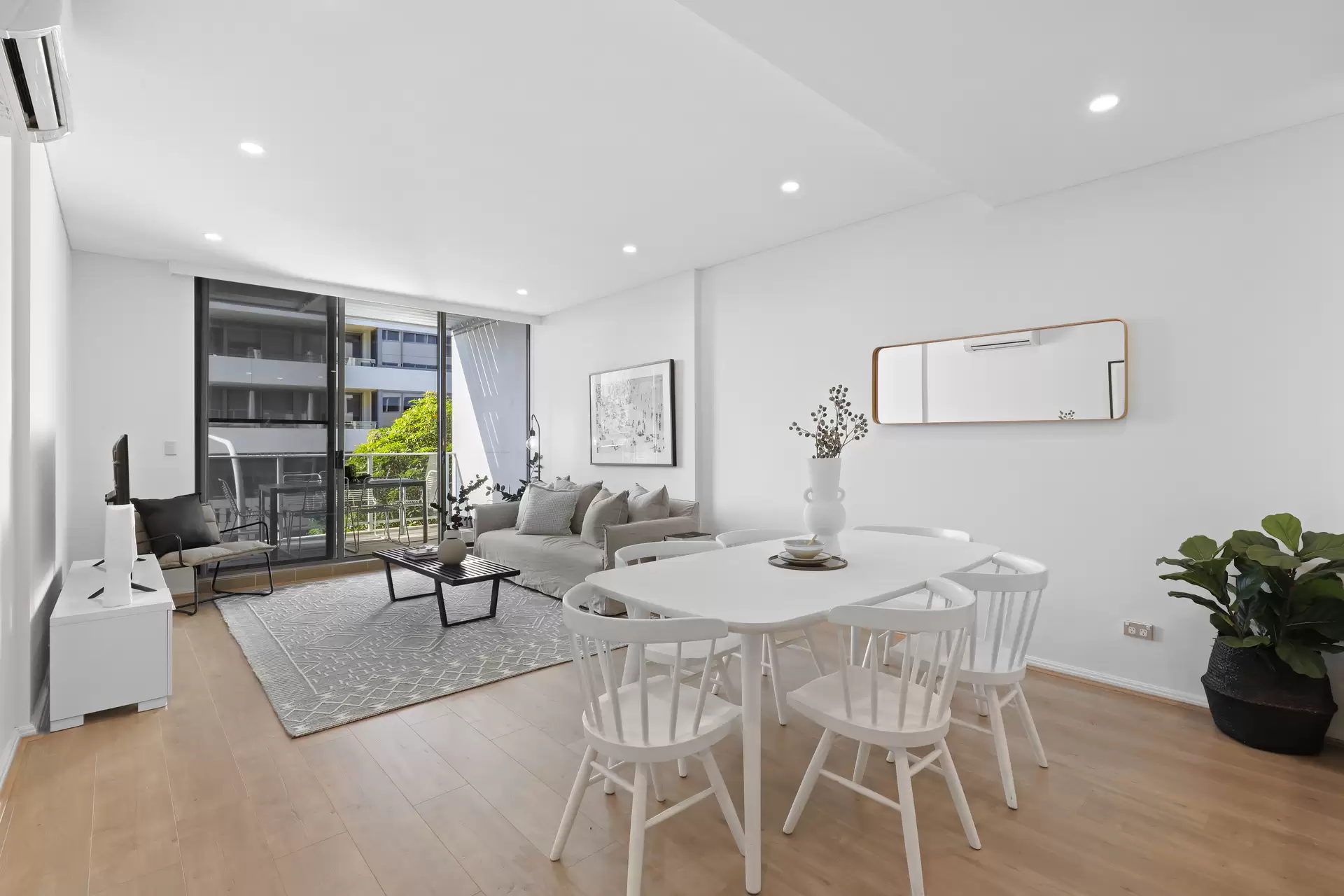 416/2 Spring Street, Rosebery For Sale by MGM Martin - image 1