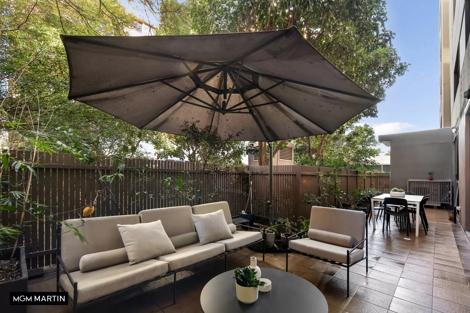 28/10 Grandstand Parade, Zetland Sold by MGM Martin - image 1