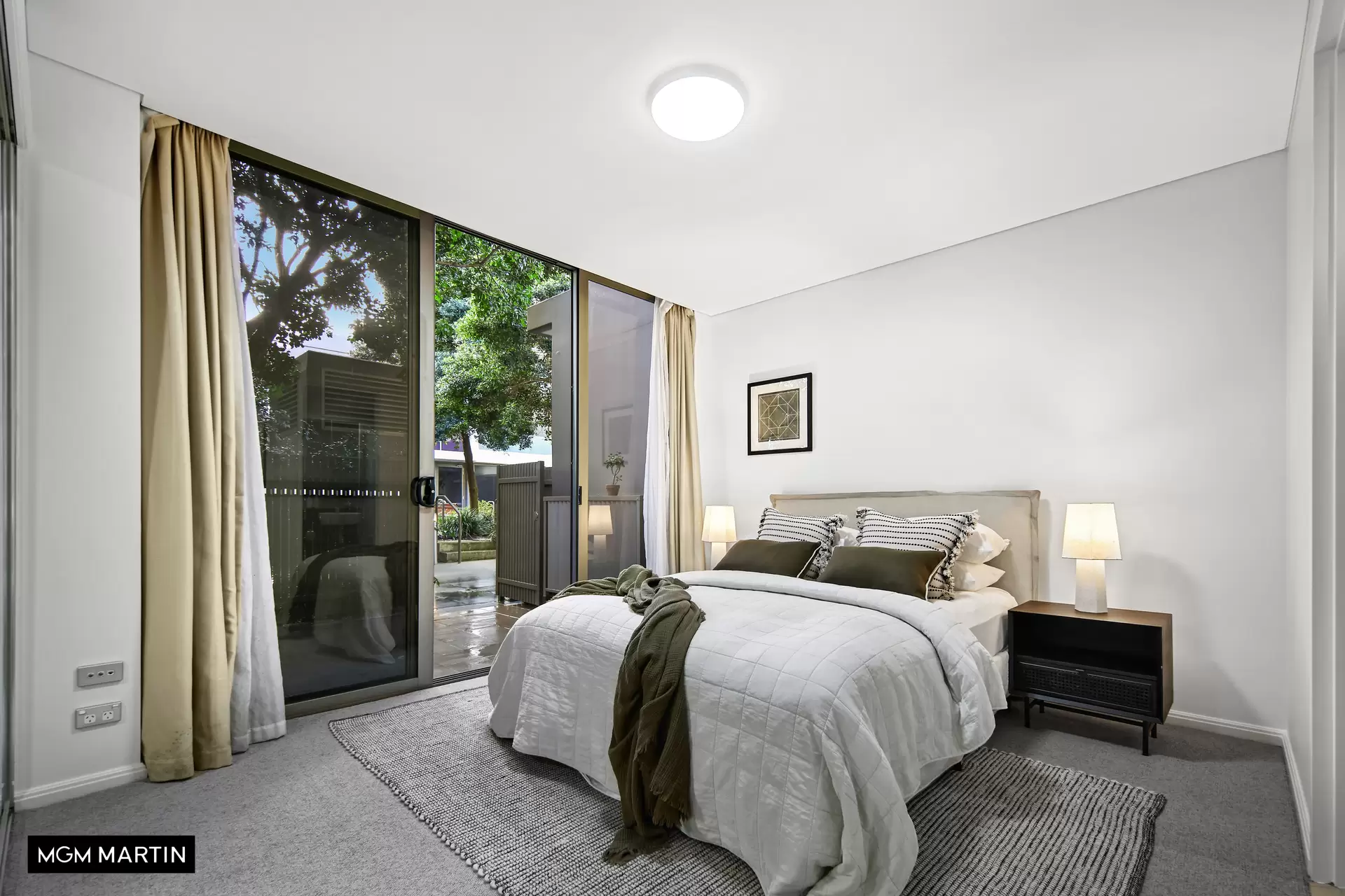 28/10 Grandstand Parade, Zetland Sold by MGM Martin - image 1