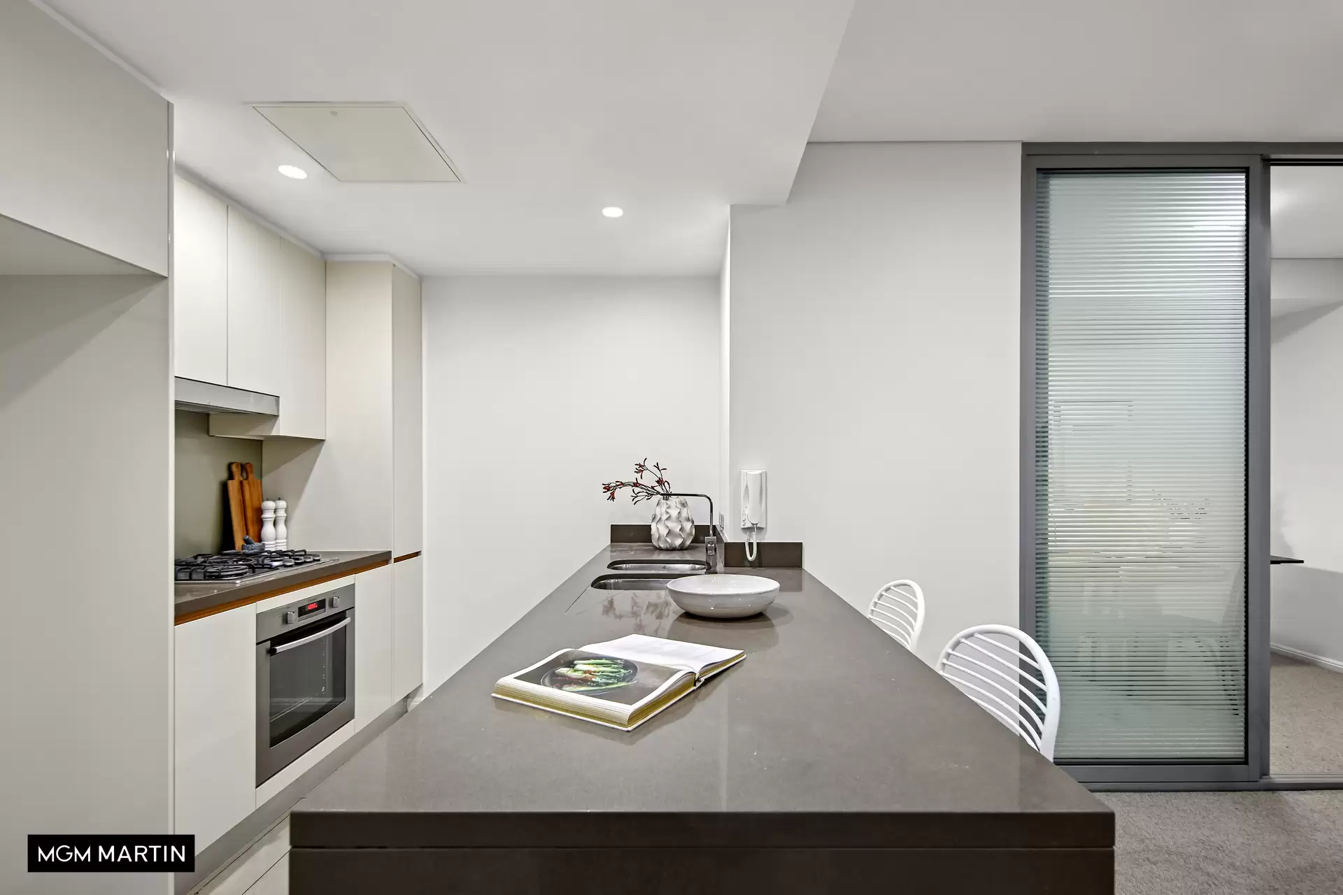 28/10 Grandstand Parade, Zetland Sold by MGM Martin - image 1