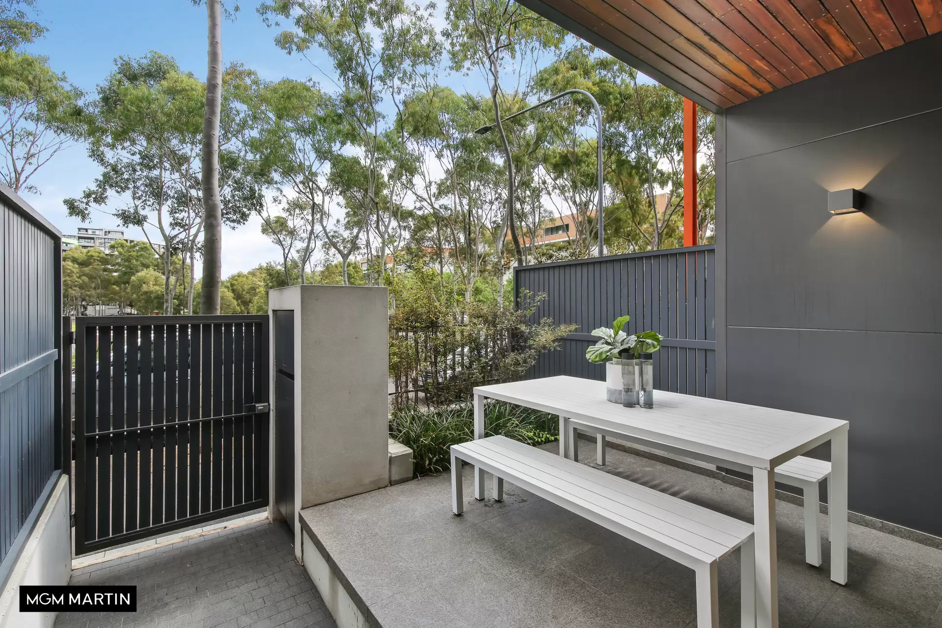 17/6 Wolseley Grove, Zetland Leased by MGM Martin - image 1