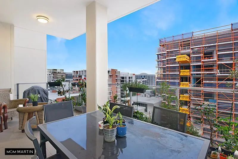 1004C/8 Bourke Street, Mascot Leased by MGM Martin - image 1