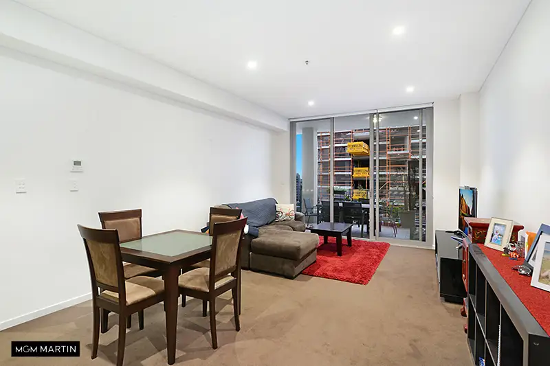 1004C/8 Bourke Street, Mascot Leased by MGM Martin - image 1