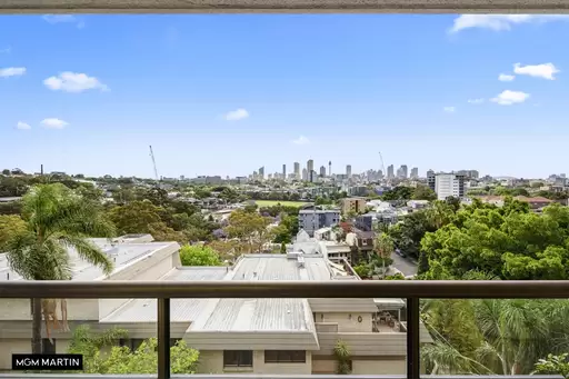 6/2 New Mclean Street, Edgecliff Sold by MGM Martin