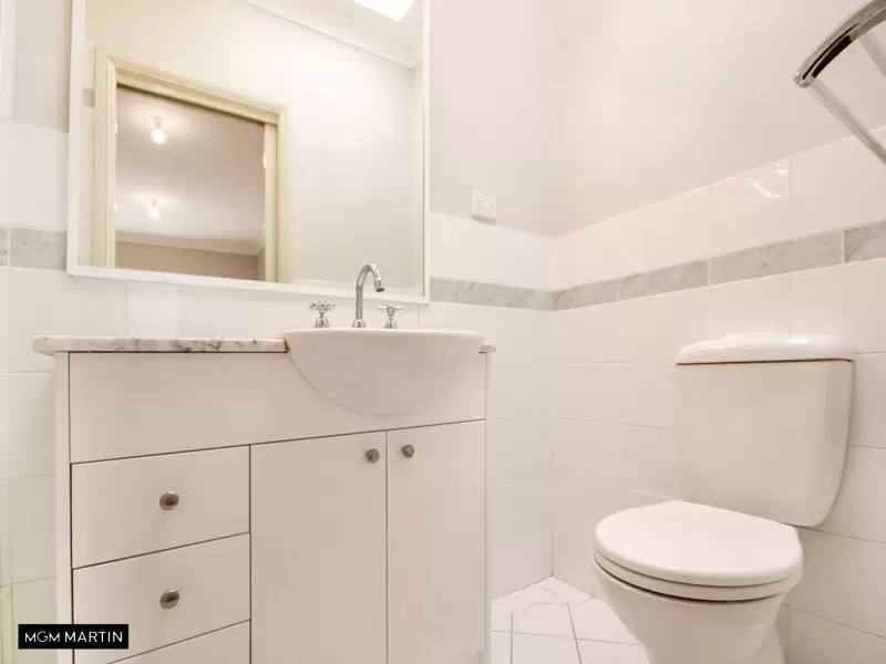 7/33 William Street, Botany Leased by MGM Martin - image 1