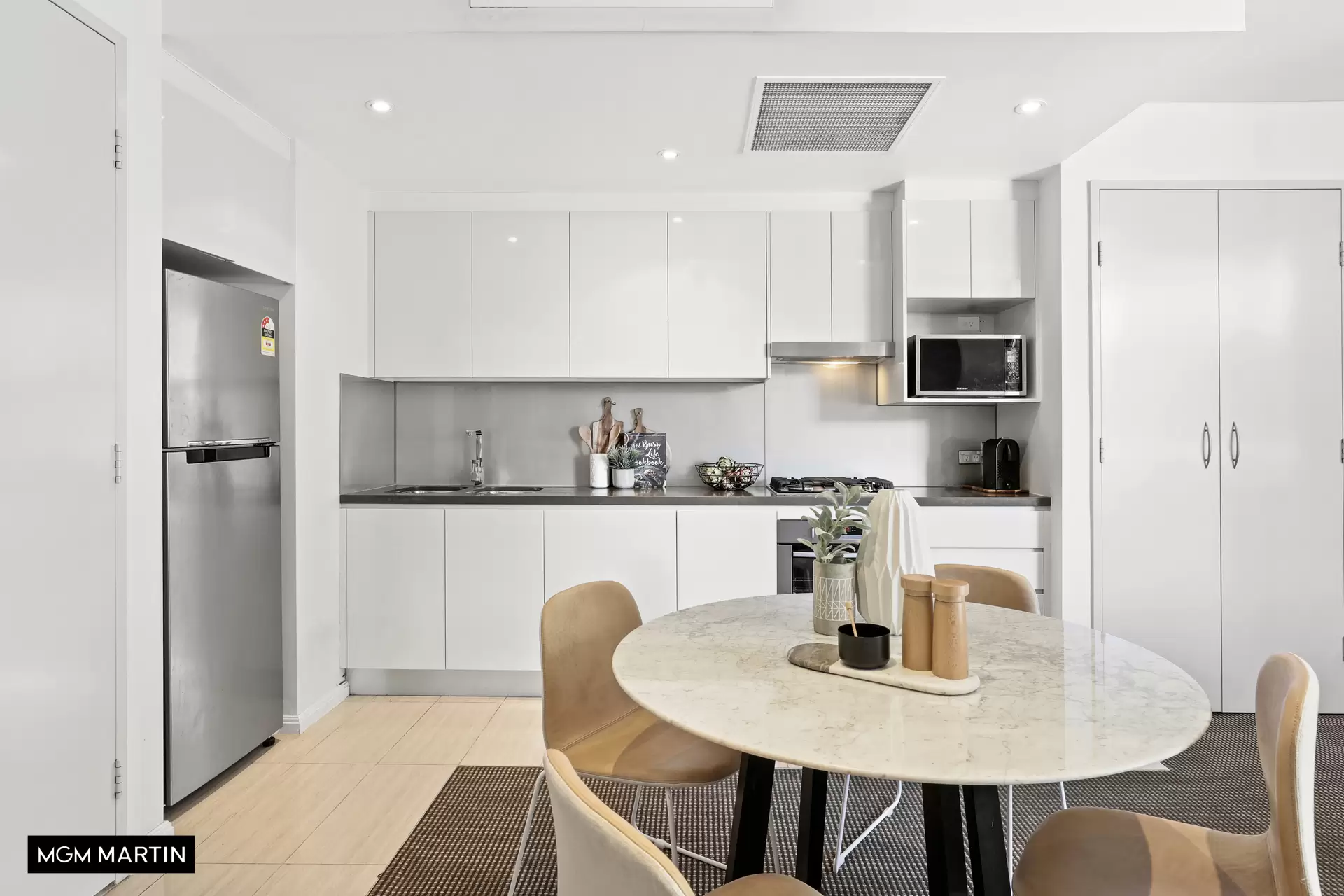 512/20 Gadigal Avenue, Zetland Leased by MGM Martin - image 1