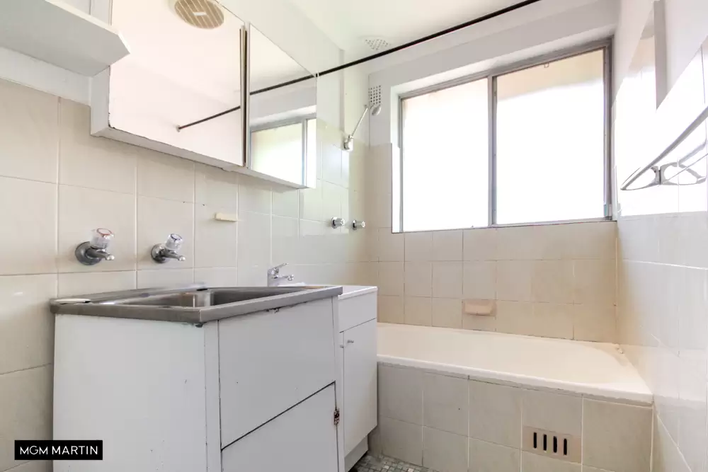 3/27 Dover Road, Botany Leased by MGM Martin - image 1