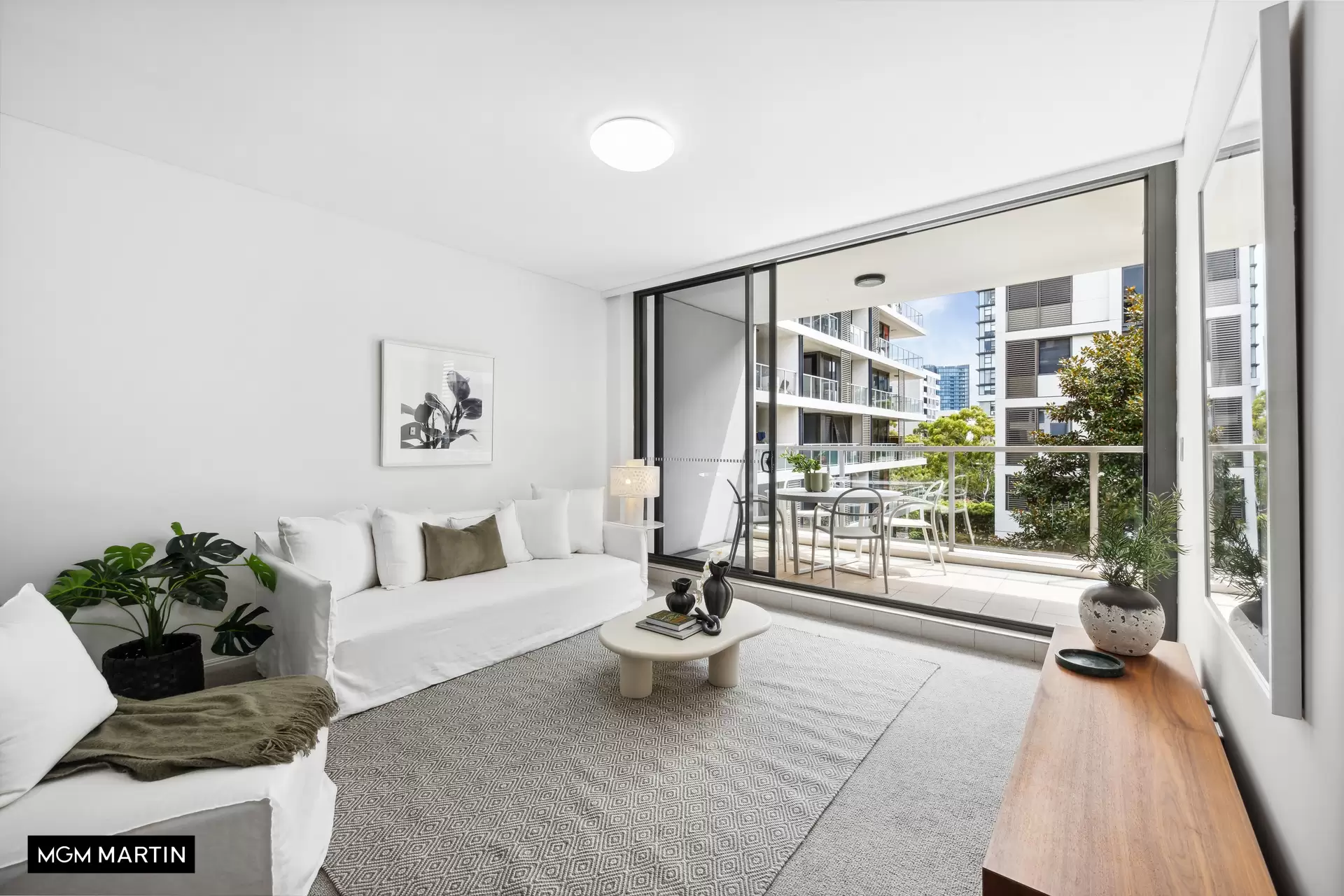 532/7 Defries Avenue, Zetland Sold by MGM Martin - image 1